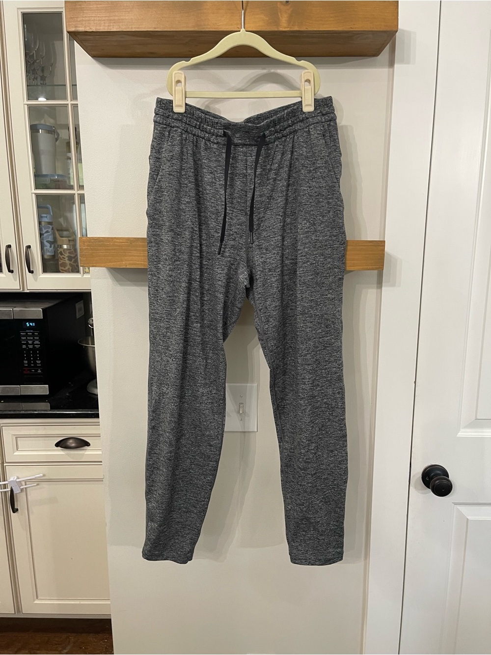 Lululemon Soft Jersey Tapered Pant - M - Picture 5 of 8